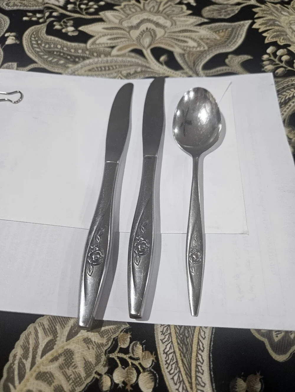 Vintage Oneida Lasting Rose Cutlery - 3 Pieces (2 Knives + Spoon)